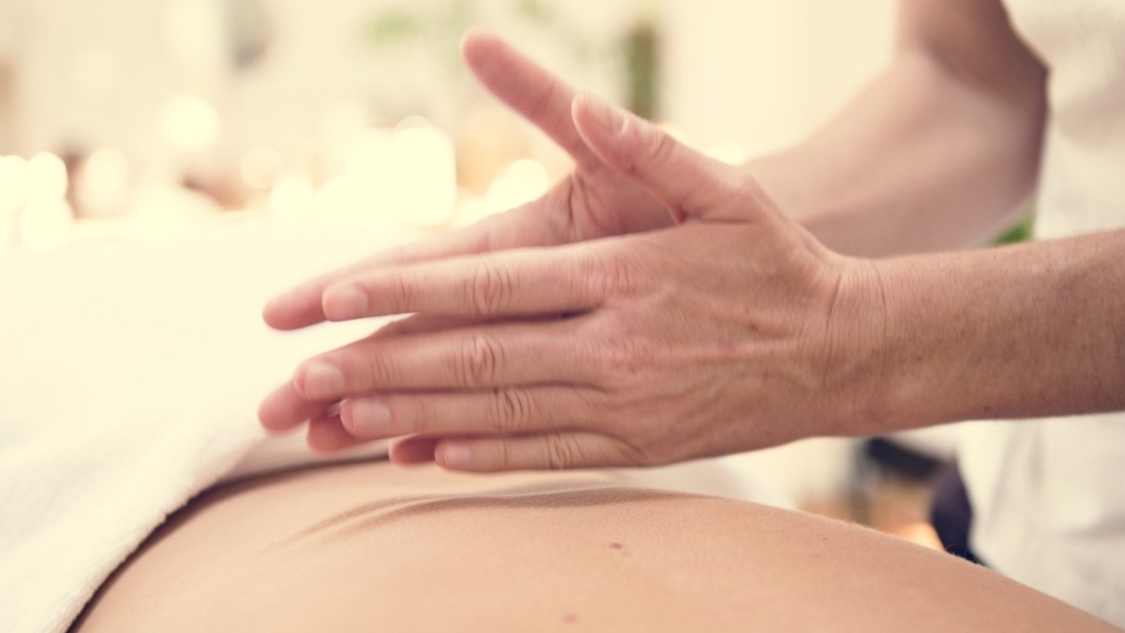 spa-salon-therapy-treatment-PZFBLW-1