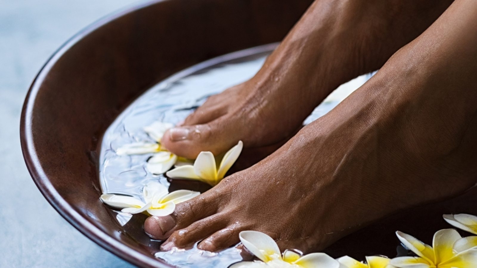 spa-salon-therapy-treatment-PZFBLW-4-1600x900-1