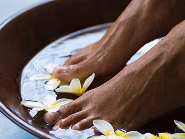 spa-salon-therapy-treatment-PZFBLW-4-1600x900-1