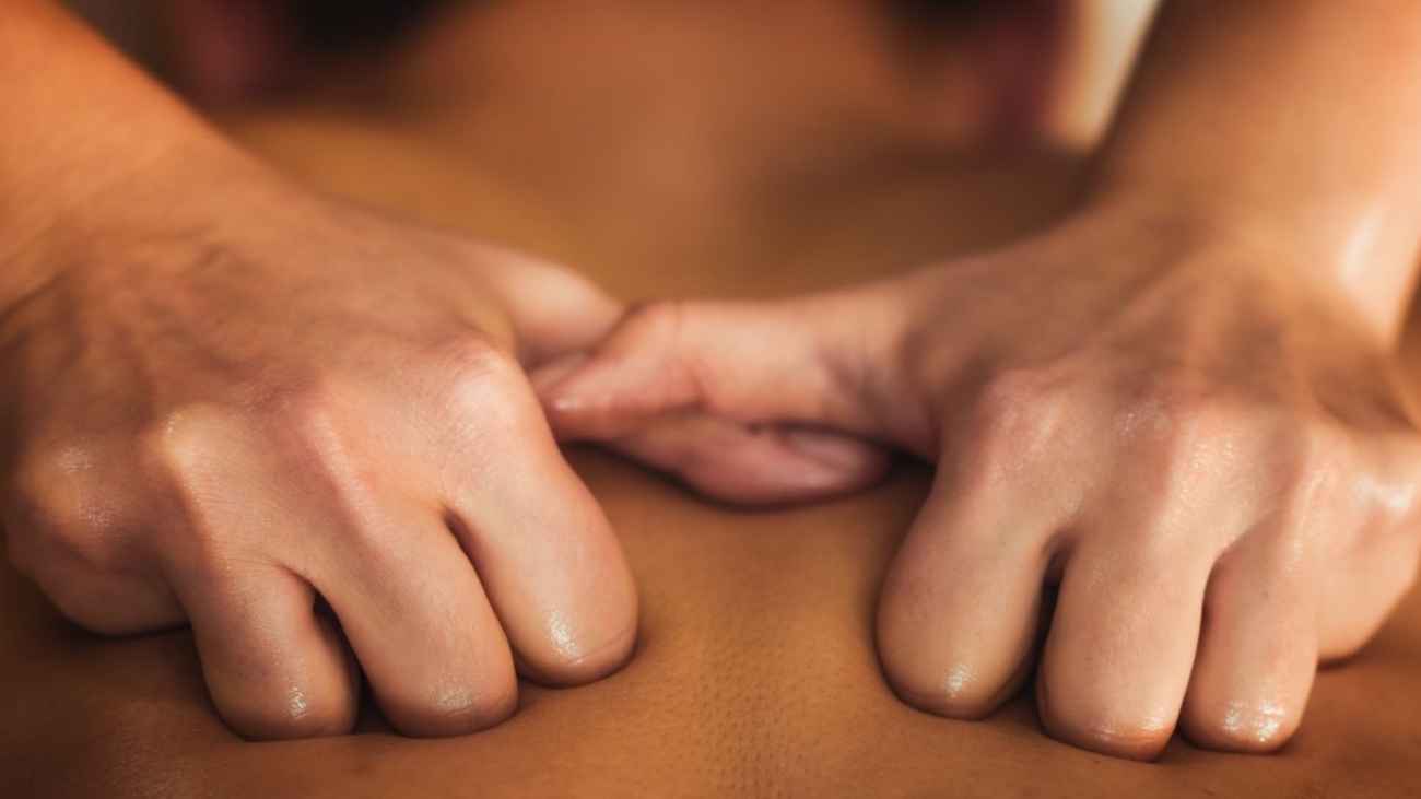 spa-salon-therapy-treatment-PZFBLW-8