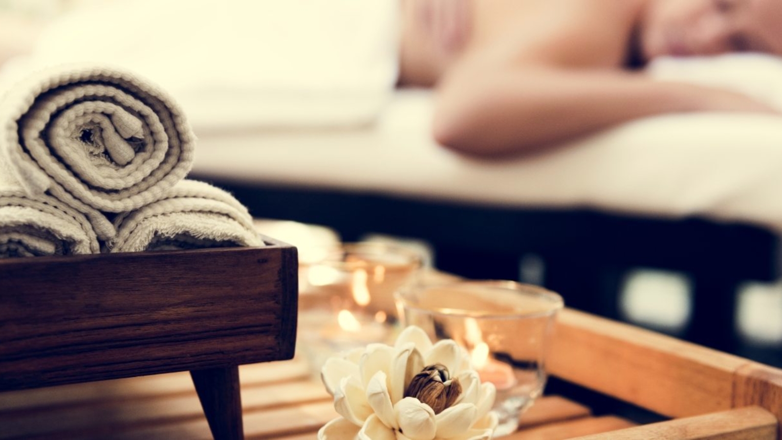 spa-salon-therapy-treatment-PZFBLW9